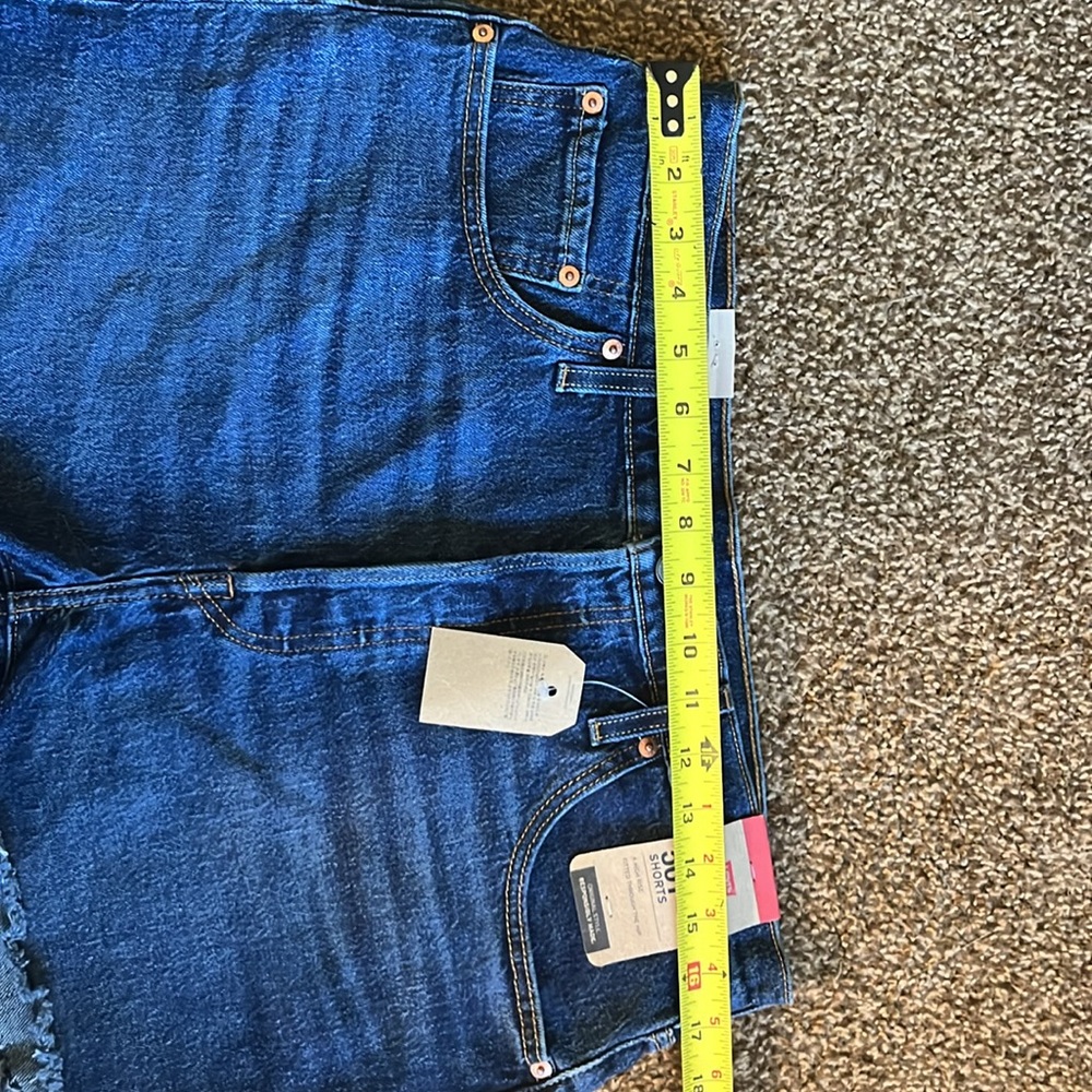 Levi’s 501 Shorts - Picture 14 of 16